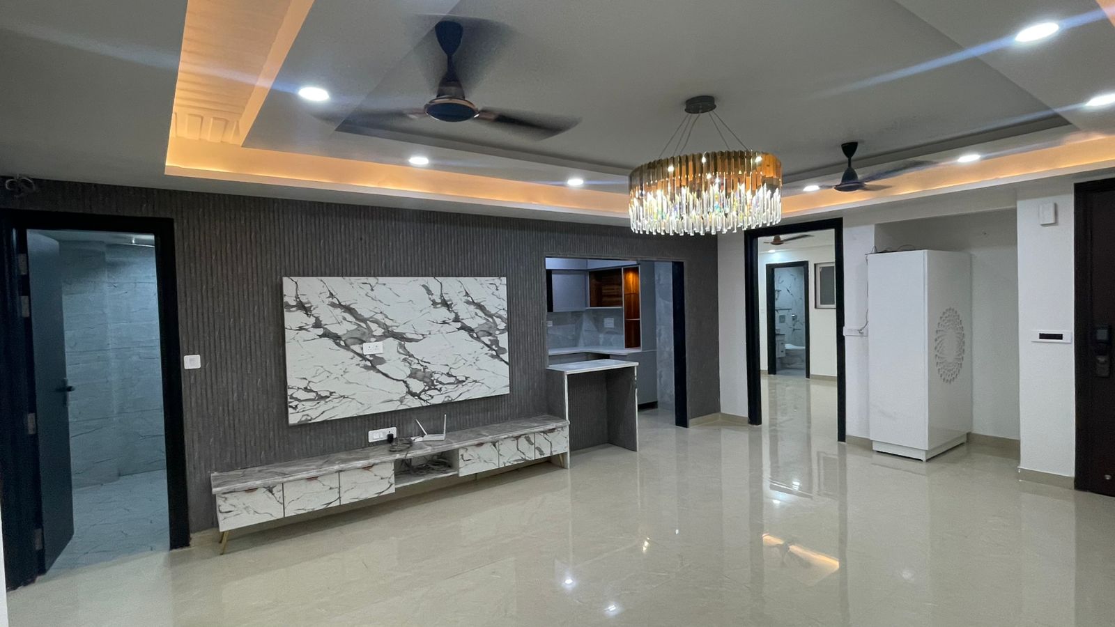Spacious living room